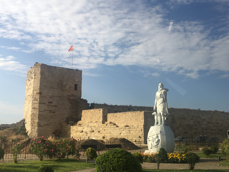 Statue of Diogenes and an old-ass city wall in Sinop